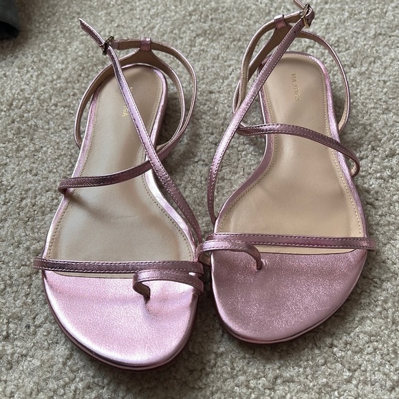 NWT Via Spiga toe loop calandre sandal - Picture 3 of 3